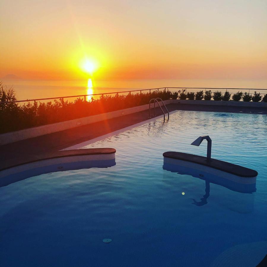 Villa Nove - Residence Dei Fiori Zambrone Kültér fotó