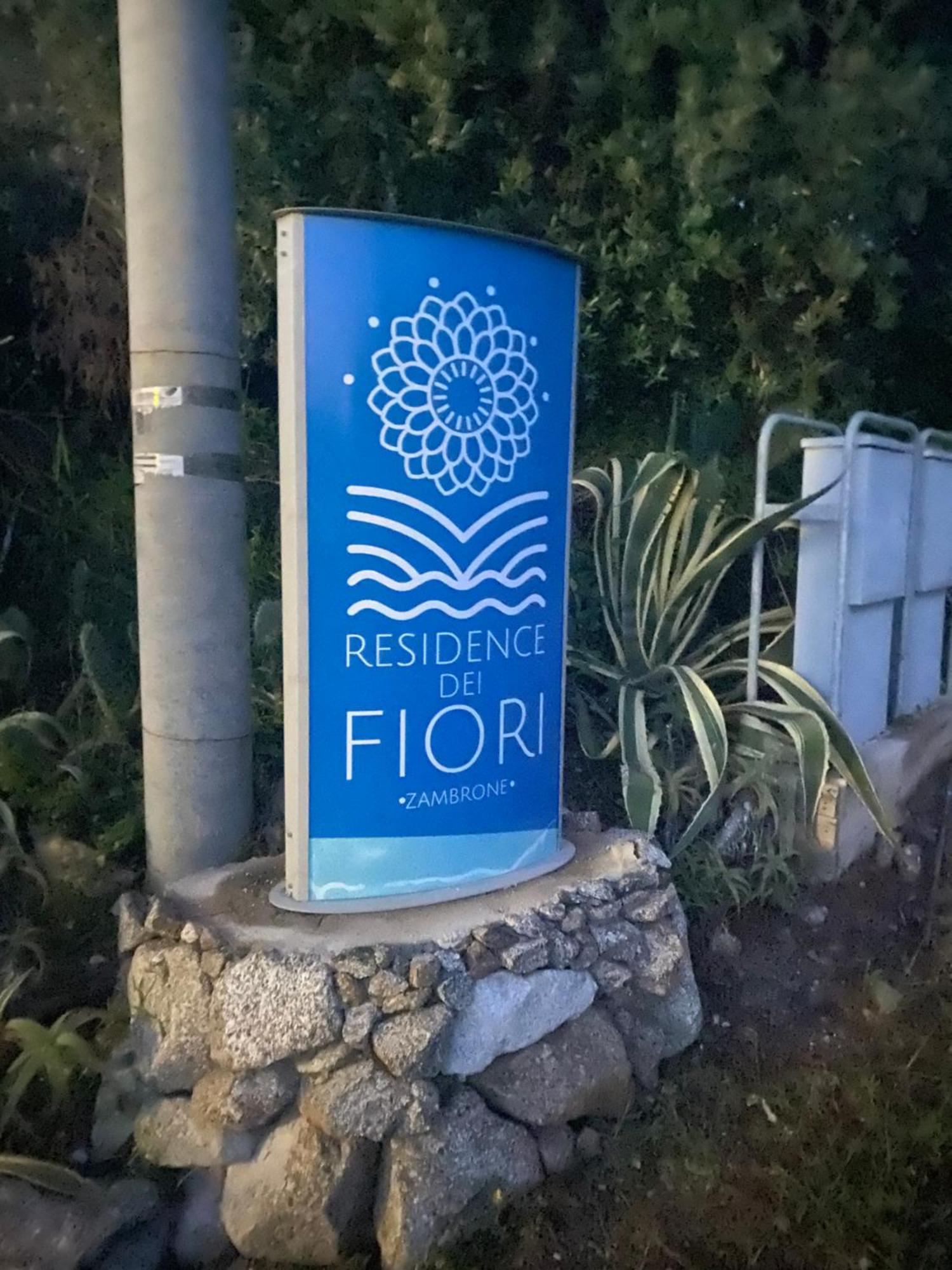 Villa Nove - Residence Dei Fiori Zambrone Kültér fotó